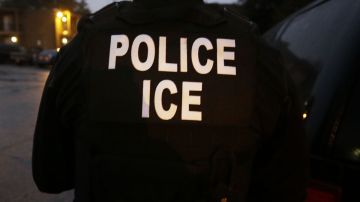 Detuvieron a un migrante latino acusado de agredir a agentes de la policía de Nueva York