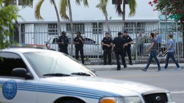 Policías en Miami