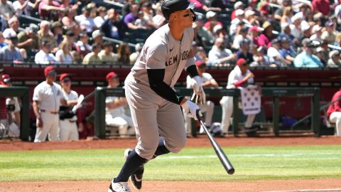 Despertó el capitán de los Yankees: Aaron Judge conecta su primer jonrón de la temporada [Video]