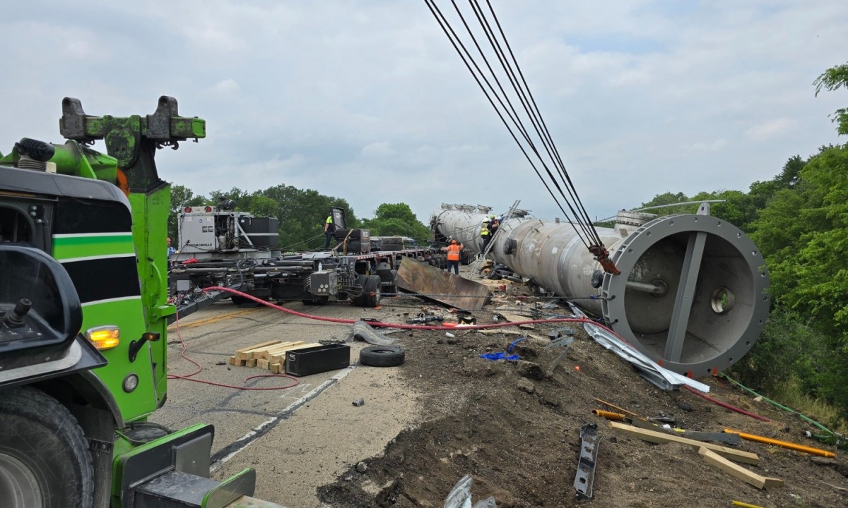 Dos personas murieron en Texas al caer sobre su auto una carga de 350,000 libras