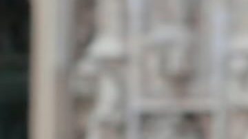 Roberto Cavalli posando.