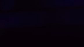 Shakira actuando en un show.