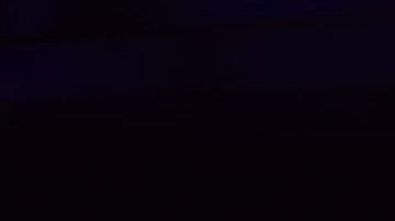 Shakira actuando en un show.