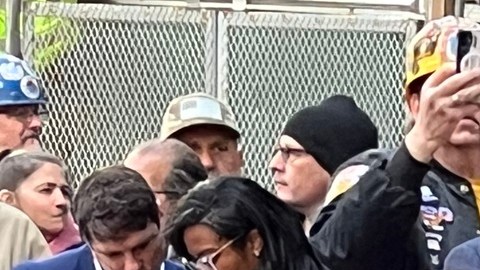El expresidente Trump se reunió con trabajadores de la construcción.