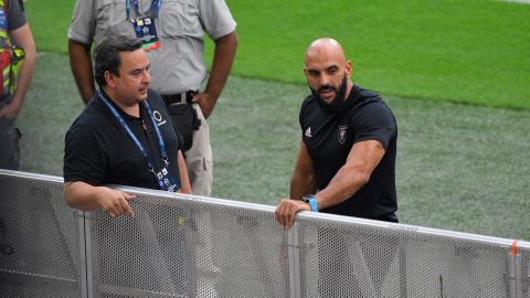 Yassine Cheuko decidió abrir una marca de ropa con la que espera dominar las calles de Miami.