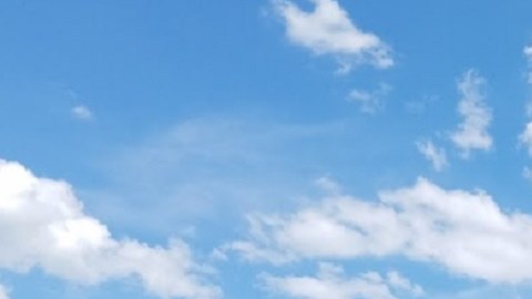 La madre de la niña increpó a la junta por no despedir a Sciabica, cuyo cargo sigue en averiguaciones de un mes por parte de la policía local.