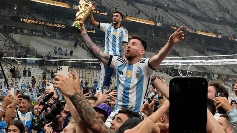 Xiaomi y la AFA lanzan al mercado un 'smartphone' en homenaje a la selección Argentina que ganó el Mundial 2022