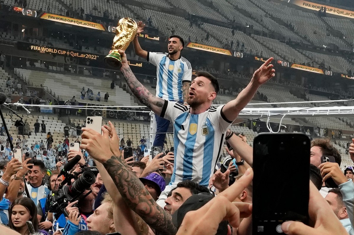 Xiaomi y la AFA lanzan al mercado un ‘smartphone’ en homenaje a la selección Argentina que ganó el Mundial 2022