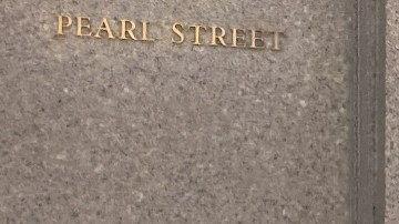 Recibe sentencia la mujer que vendió el diario de la hija de Joe Biden