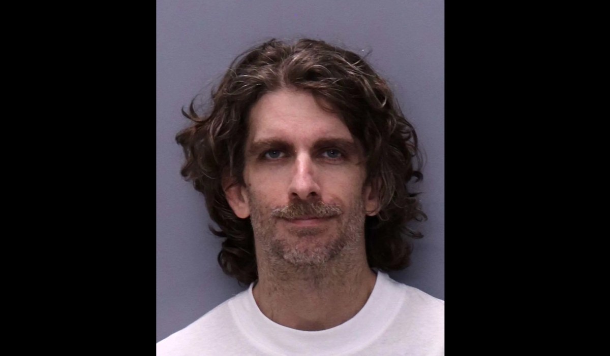 Conspiranoico que se inmoló afuera del juicio de Trump era donante de órganos, ya se han trasplantado sus riñones