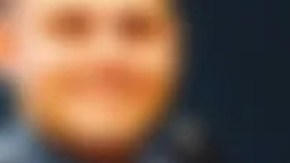 Cuando las autoridades trataron de hacer contacto con él, se disparó a sí mismo y murió en el sitio.