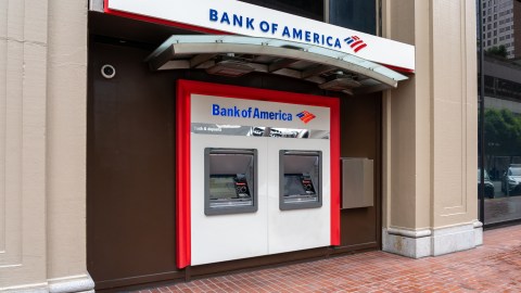 Bank of America se despide de algunas sedes físicas en 10 estados.