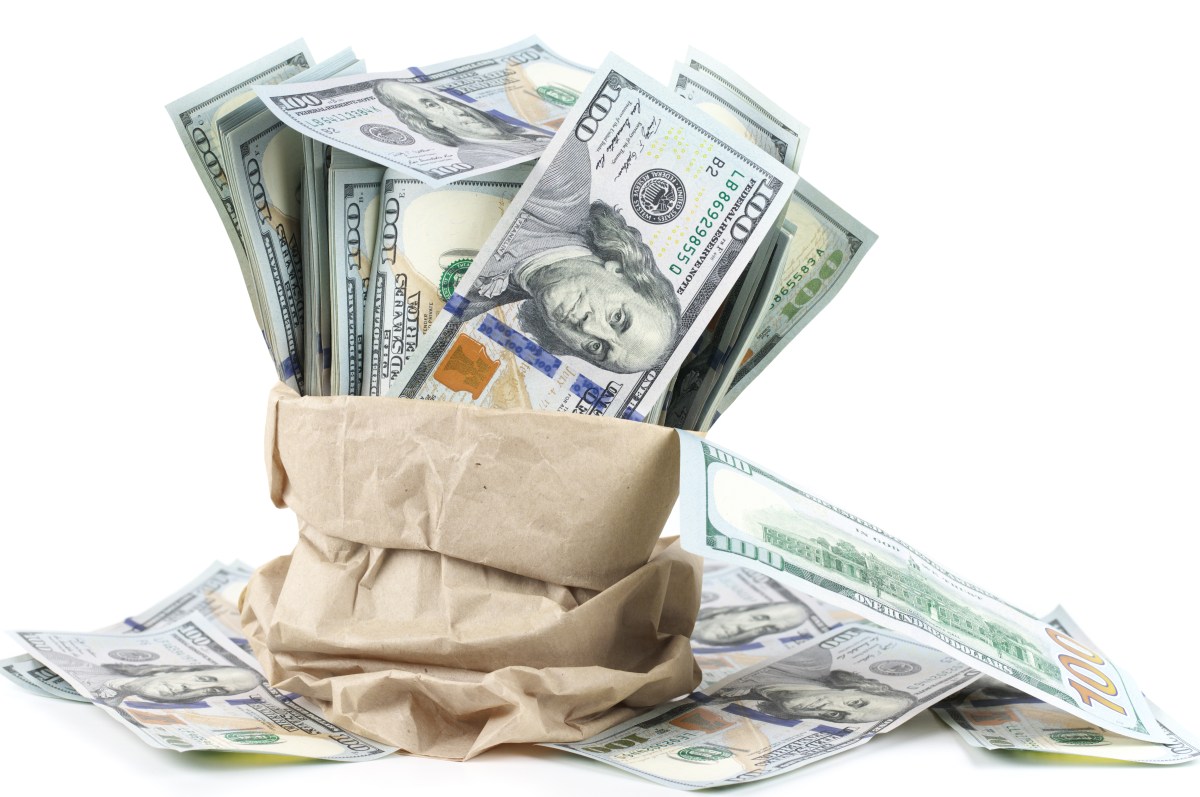 Jugador de lotería solo jugaba para ganar lo suficiente para pagar su casa y se saca $400,000