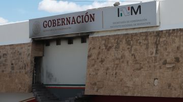 La fachada de la estación del Instituto Nacional de Migración (INM) tras incendiarse y dejar 40 muertos.