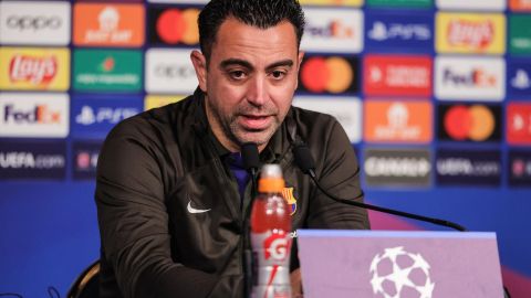 Xavi Hernández durante la conferencia previa del encuentro ante PSG por Champions League.