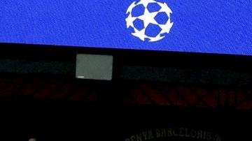 Hinchas del FC Barcelona en el Parque de los Príncipes.