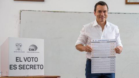 Daniel Noboa gana nueve de las 11 preguntas de su plebiscito en Ecuador con 10% escrutado