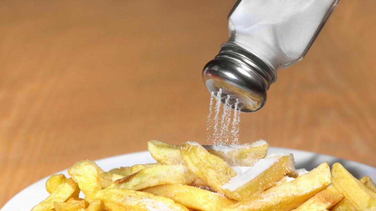 Por qué la sal puede causar tantas enfermedades en las personas