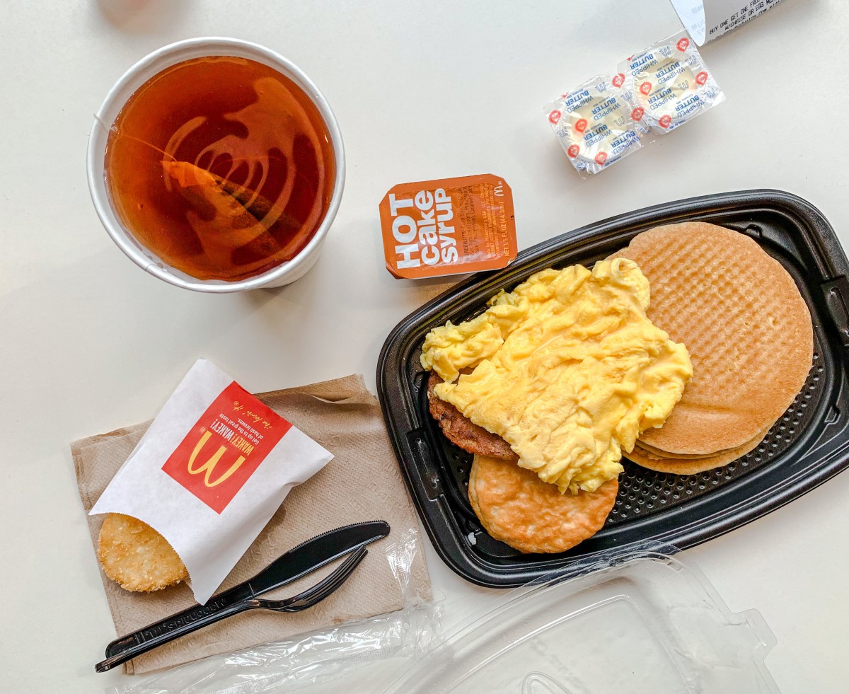 Clientes de McDonald’s se impactan al descubrir cómo se preparan los huevos revueltos