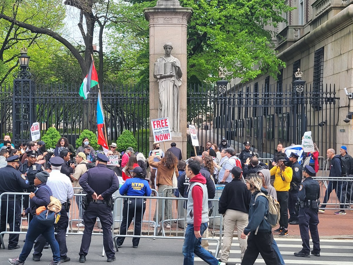 Ante cierre de Columbia, la tensión se traslada a la calle