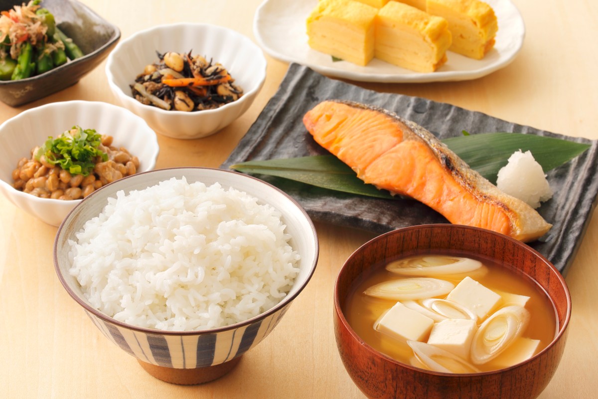 Badanie ujawnia korzyści, jakie japońska dieta może zapobiegać pogorszeniu funkcji poznawczych