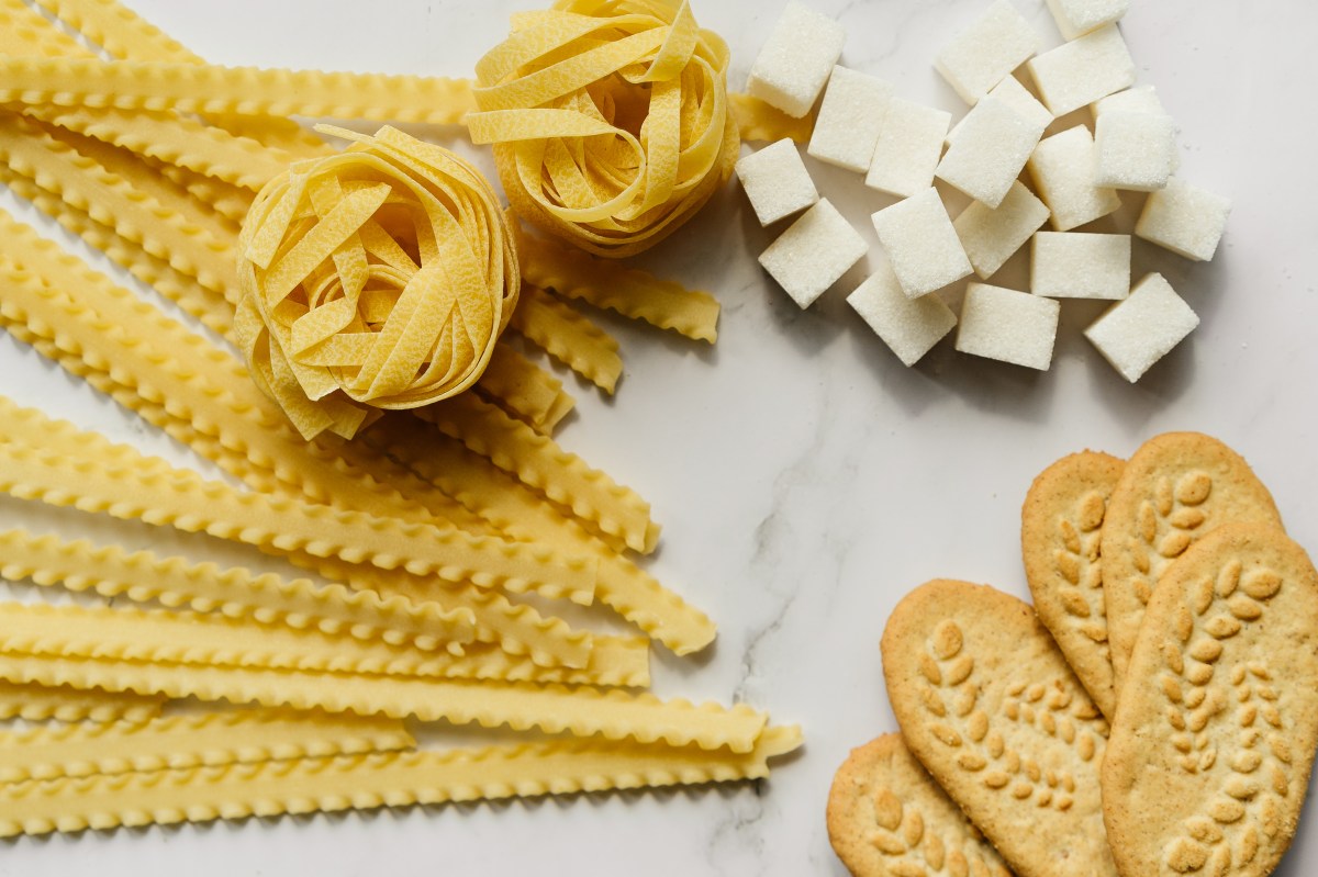 5 tipos de alimentos que debes evitar por sus efectos inflamatorios