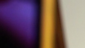 Poncho de Nigris guarda una caja con recortes de revista, cartas, fotos y otros recuerdos.