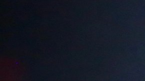 Bad Bunny actuando en un show.