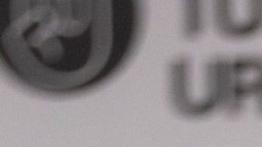 Natanael Cano posando en una alfombra roja.