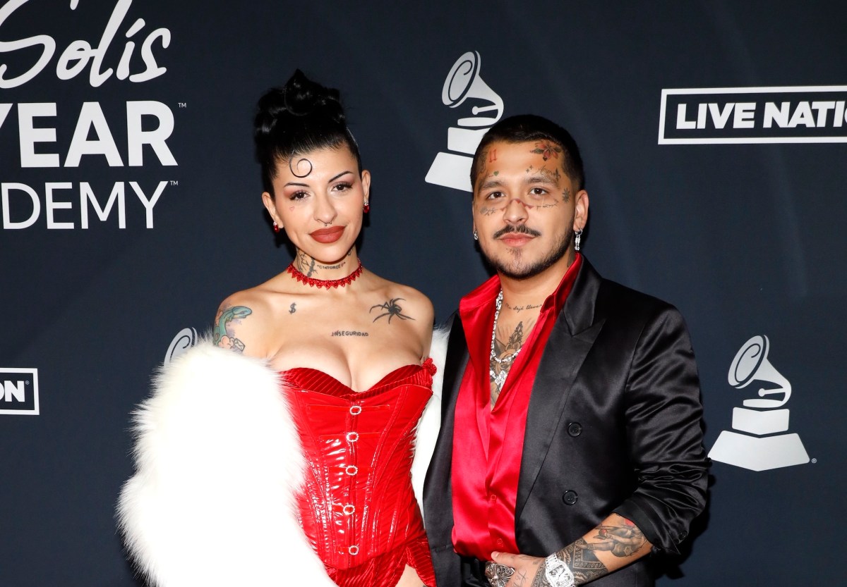 VIDEO: Christian Nodal revela que Cazzu y su hija casi mueren en el parto; pensó en quitarse la vida