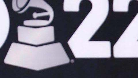 Christian Nodal junto a Cazzu en el año 2022.