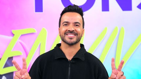 Luis Fonsi posando.