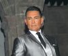 Fernando Colunga posando.