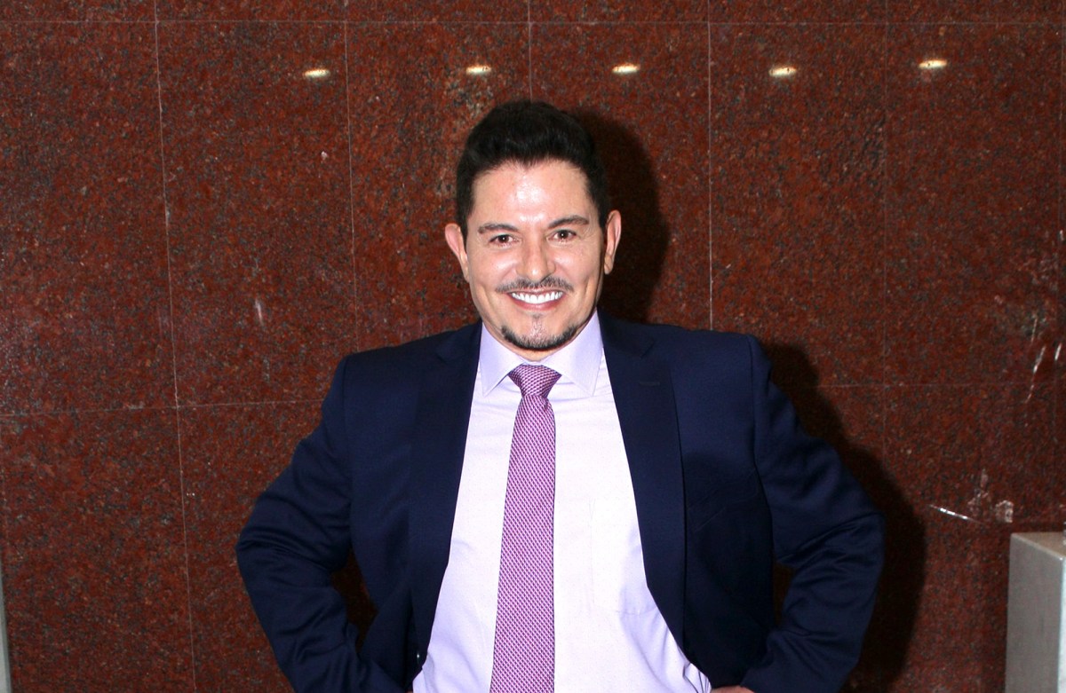 Ernesto Laguardia enfrenta fuertes críticas tras responderle mal a un reportero que le dijo “amigo”