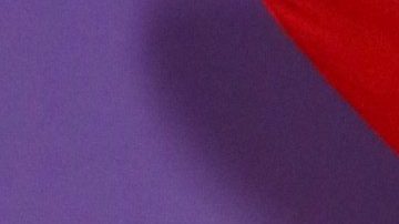 Thalía posando en la alfombra roja de los Latin AMA 2024.