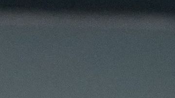 Jason Momoa posando.