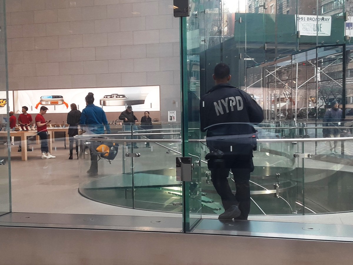 Alerta: Nueva York se queda sin policías ante auge de renuncias por reforma penal, violencia y exceso de trabajo