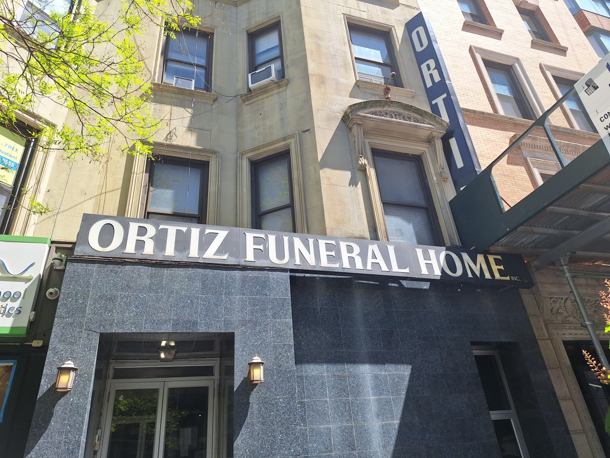 Ciudad de Nueva York demandó a funeraria por supuestas “prácticas atroces”: mayoría de afectados son hispanos