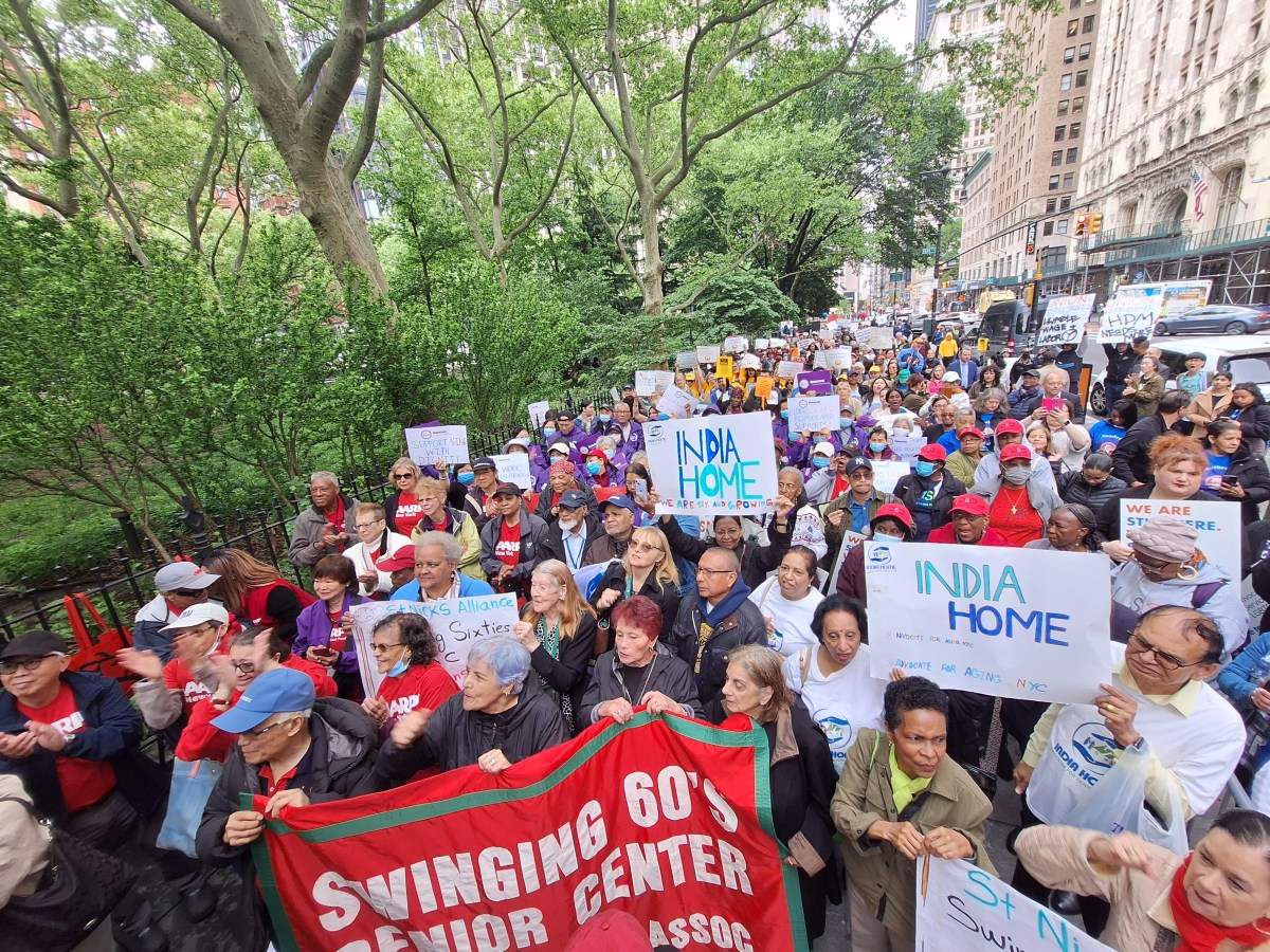 60 centros de ancianos de la Gran Manzana en peligro de cierre por tijerazos presupuestarios