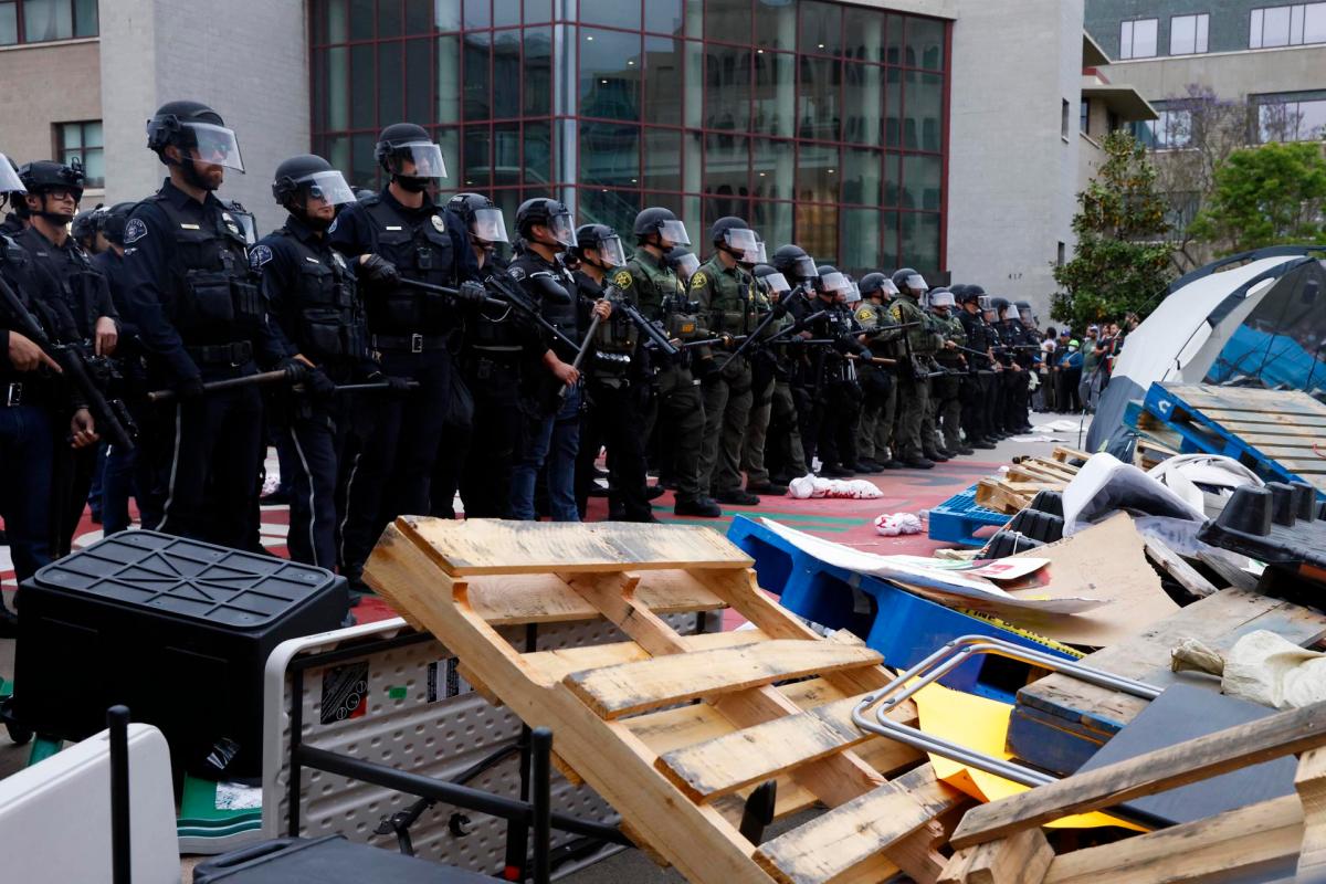 Policía desmantela un nuevo campamento propalestino en universidad de Los Ángeles