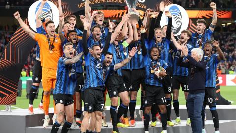 Atalanta alza la UEFA Europa League tras vencer 3-0 al Bayer Leverkusen.