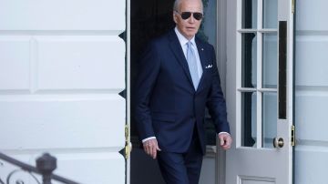 El presidente estadounidense, Joe Biden, sale de la Casa Blanca para pasar el fin de semana en Delaware, desde Washington, DC, EE.UU.