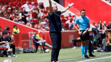 El entrenador mexicano del Mallorca Javier Aguirre, durante el partido de la jornada 35 de LaLiga entre el Real Mallorca y U.D Las Palmas.