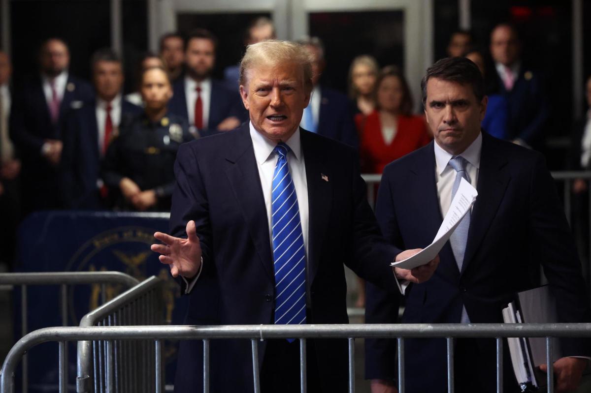 Trump silenció a Stormy Daniels por su campaña, no por su matrimonio con Melania: exabogado