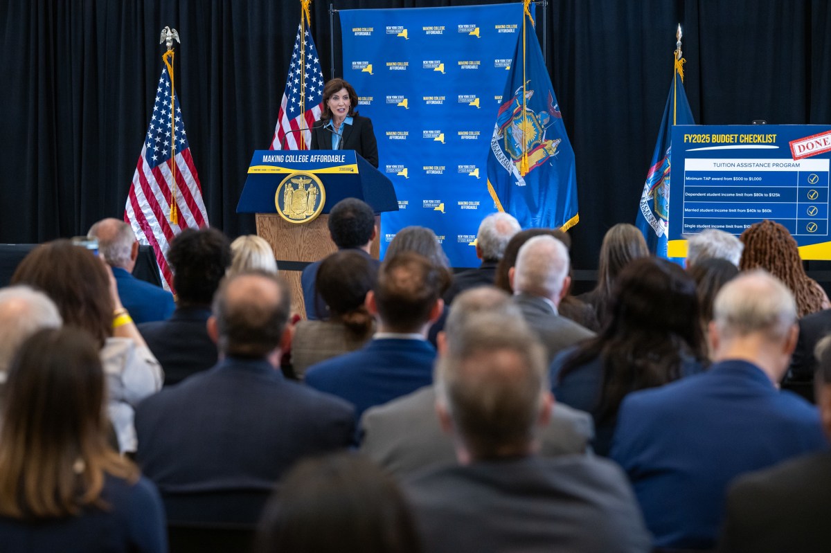 Programa de asistencia a matrícula universitaria de Nueva York ahora tiene más fondos