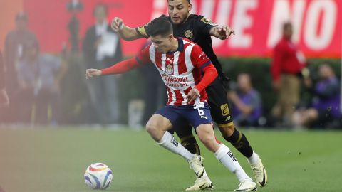 Comisión de Árbitros revelan audios del VAR sobre el gol anulado a Pável Pérez de Chivas [Video]