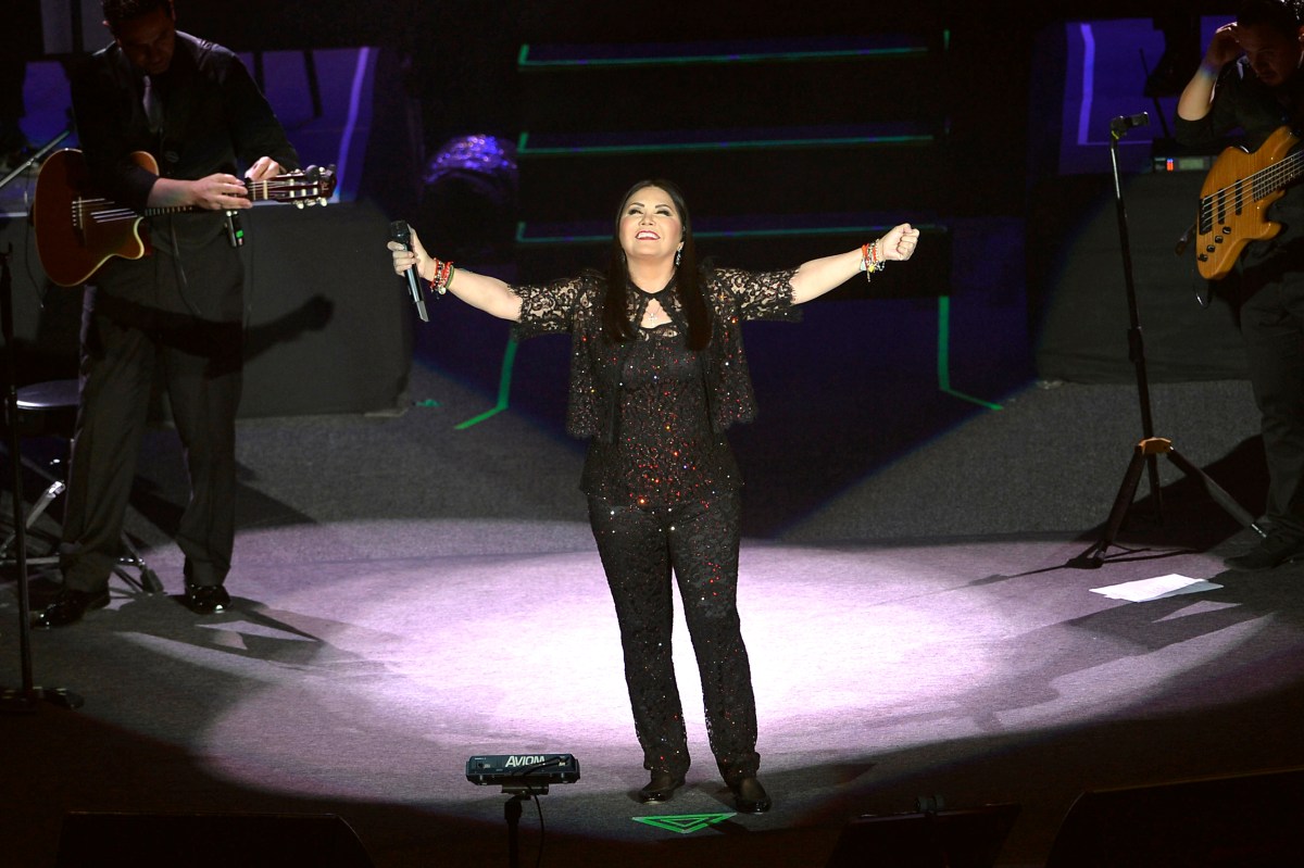 Ana Gabriel explica que su estado de salud se “complicó” y pide que no la “suelten de la mano”