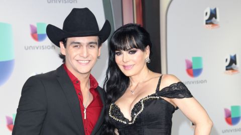 Maribel Guardia acompañada de su hijo Julián Figueroa en el año 2016.