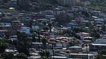 Fotografía aérea que muestra el muro fronterizo de México hacia Estados Unidos, este martes en Tijuana (México).