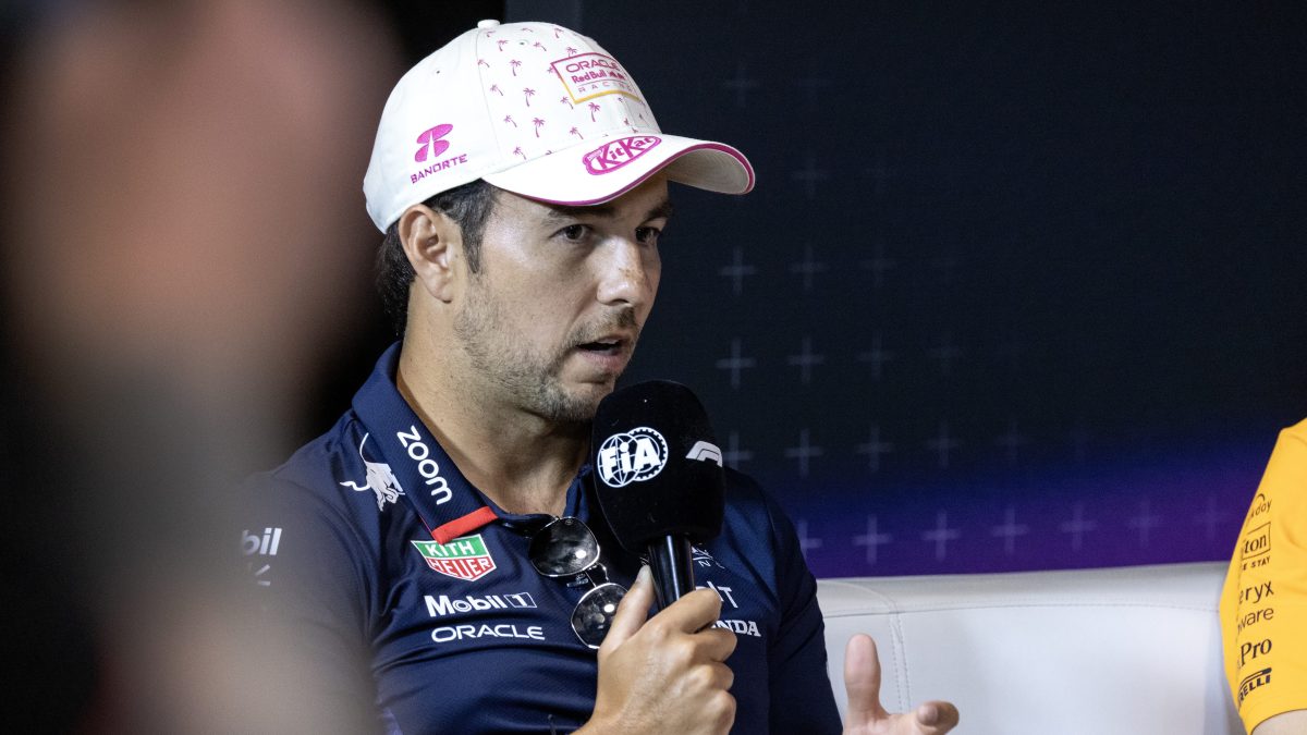 “Es más que un ingeniero”: Checo Pérez reconoció la gran ayuda de Adrian Newey en Red Bull